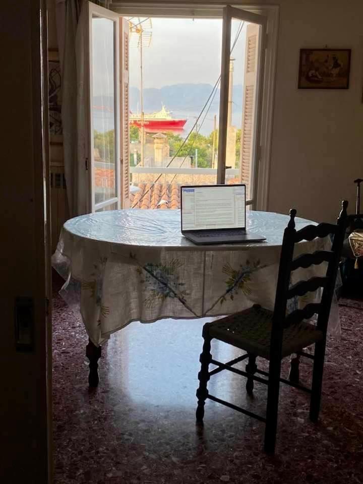 Appartement Vue Sur Mer Soul Family, Egine Aegina Exterior foto